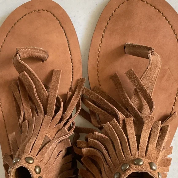 Steve Madden Suede Fringe Sandals Surrie Style - Picture 6 of 7